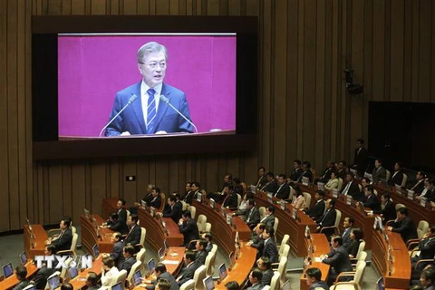 Tổng thống Hàn Quốc Moon Jae-in phát biểu trước phiên họp ở quốc hội. (Nguồn: AFP/TTXVN)