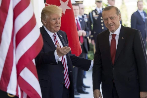 Tổng thống Mỹ Donald Trump (trái) và người đồng cấp Thổ Nhĩ Kỳ Tayyip Erdogan. (Nguồn: AFP/Getty Images) 