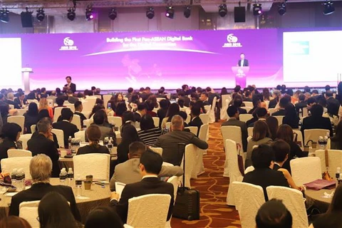 Hội nghị Cấp cao ASEAN: Các nước thảo luận hợp tác kinh tế, thương mại