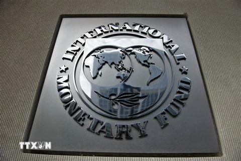 Biểu tượng Quỹ Tiền tệ quốc tế (IMF) tại Washington. (Nguồn: AFP/TTXVN) 