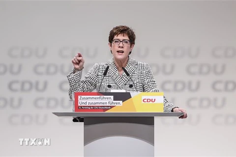 Tổng thư ký đảng liên minh Dân chủ Cơ đốc giáo (CDU) của Đức, bà Annegret Kramp-Karrenbauer phát biểu trước phiên bỏ phiếu bầu Chủ tịch CDU ở Hamburg ngày 7/12. (Nguồn: THX/TTXVN) 