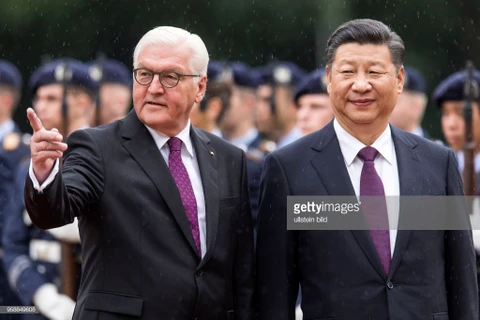 Chủ tịch Trung Quốc Tập Cận Bình (phải) và Tổng thống Đức Frank-Walter Steinmeier. (Nguồn: Getty Images) 