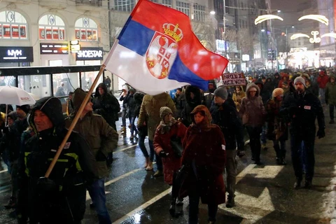 Người dân biểu tình chống lại Tổng thống Aleksandar Vucic. (Nguồn: AP) 