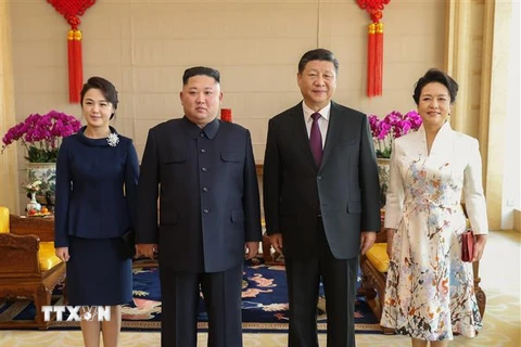 Ngày 8/1, Tổng Bí thư, Chủ tịch Trung Quốc Tập Cận Bình (thứ 2, phải) có cuộc hội đàm với nhà lãnh đạo Triều Tiên Kim Jong-un (thứ 2, trái) đang ở thăm Trung Quốc. (Nguồn: THX/TTXVN) 