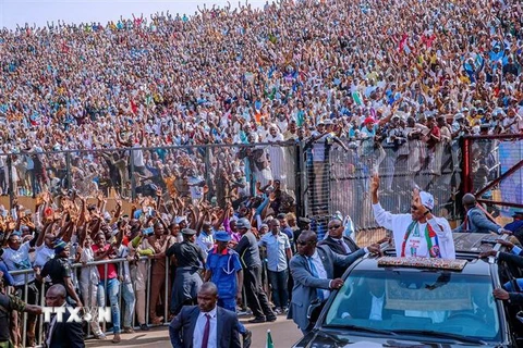 Tổng thống Nigeria Muhammadu Buhari (phải) trong cuộc vận động tranh cử ở Katsina ngày 14/2/2019. (Nguồn: THX/TTXVN) 