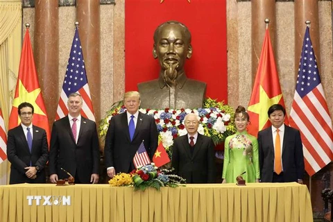 [Video] Việt Nam-Hoa Kỳ ký kết 4 văn kiện hợp tác trị giá 21 tỷ USD