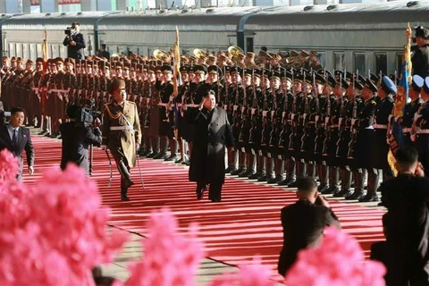 [Video] Người dân Triều Tiên bật khóc khi đón Chủ tịch Kim Jong-un