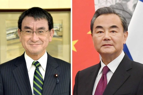 Ngoại trưởng Nhật Bản Taro Kono (trái) và Ngoại trưởng Trung Quốc Vương Nghị. (Nguồn: Kyodo) 