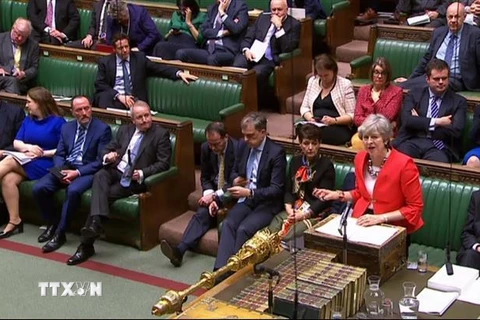 Thủ tướng Anh Theresa May phát biểu trước Hạ viện. (Nguồn: AFP/TTXVN) 