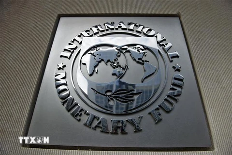 Biểu tượng Quỹ Tiền tệ quốc tế (IMF) tại Washington DC., Mỹ. (Nguồn: AFP/TTXVN) 