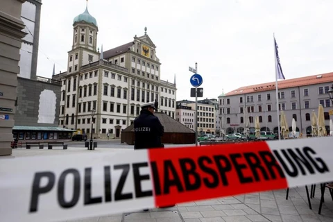 Cảnh sát phong tỏa quảng trường Tòa thị chính ở Augsburg. (Nguồn: DPA)