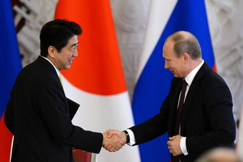 Tổng thống Nga Putin và Thủ tướng Nhật Bản Shinzo Abe. (Nguồn: Getty)