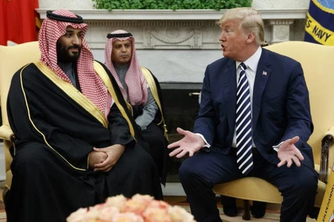 Tổng thống Donald Trump gặp Thái tử Saudi Arabia Mohammed bin Salman tại Phòng Bầu dục của Nhà Trắng. (Nguồn: AP) 