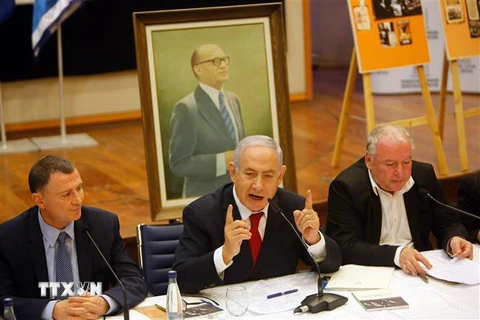 Thủ tướng Israel đồng thời là lãnh đạo đảng Likud Benjamin Netanyahu (giữa). (Nguồn: THX/TTXVN) 
