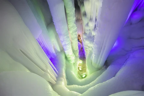 [Photo] Chiêm ngưỡng vẻ đẹp kỳ ảo của động băng lớn nhất Trung Quốc
