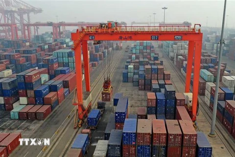 Hàng hóa được xếp tại cảng ở Hà bắc, Trung Quốc, ngày 11/1/2019. (Nguồn: THX/TTXVN) 