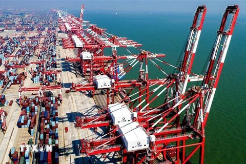 Cảng hàng hóa ở Quảng Châu, tỉnh Quảng Đông, Trung Quốc. (Nguồn: THX/TTXVN) 