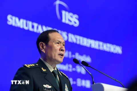 Bộ trưởng Quốc phòng Trung Quốc, Thượng tướng Ngụy Phượng Hòa phát biểu tại Đối thoại Shangri-La lần thứ 18 ở Singapore ngày 2/6. (Nguồn: AFP/TTXVN) 