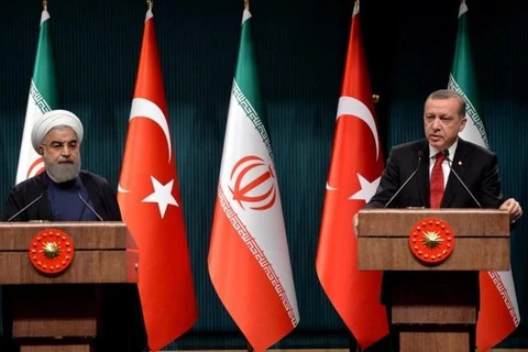 Tổng thống Iran Hassan Rouhani và người đồng cấp Thổ Nhĩ Kỳ Tayyip Erdogan. (Nguồn: AFP) 