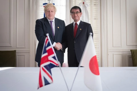 Ứng cử viên vị trí Thủ tướng Anh Boris Johnson và Bộ trưởng Ngoại giao Nhật Bản Taro Kono. (Nguồn: thelondoneconomic.com) 