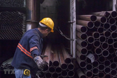 Thép được sản xuất tại nhà máy ở Monterrey, Mexico. (Ảnh: AFP/TTXVN) 