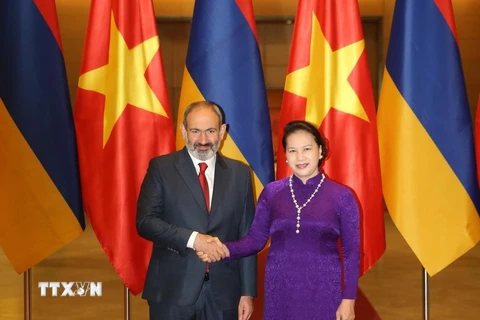 Chủ tịch Quốc hội Nguyễn Thị Kim Ngân và Thủ tướng Cộng hòa Armenia Nikol Pashinyan. (Ảnh: Dương Giang/TTXVN) 