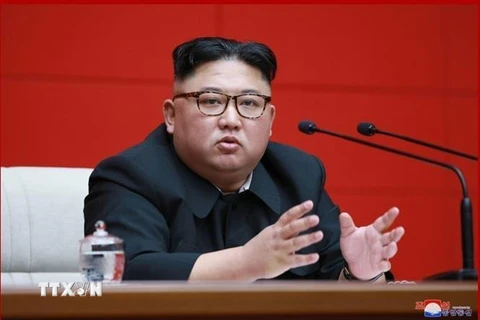Nhà lãnh đạo Triều Tiên Kim Jong-un phát biểu tại cuộc họp ở Bình Nhưỡng ngày 10/4/2019. (Nguồn: Yonhap/TTXVN) 