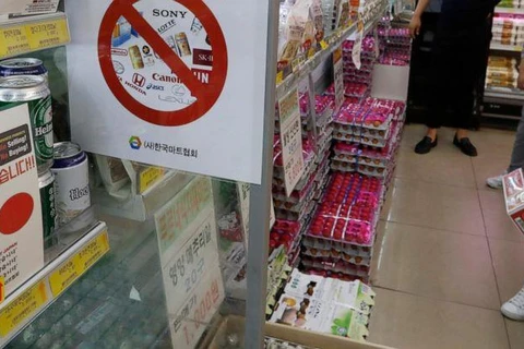 Thông báo cấm các mặt hàng Nhật Bản tại một siêu thị Hàn Quốc. (Nguồn: AP) 