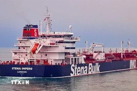 Tàu chở dầu Stena Impero treo cờ Anh neo tại cảng Bandar Abbas ở miền nam Iran ngày 20/7/2019. (Nguồn: IRNA/TTXVN) 