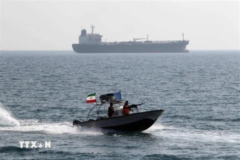 Tàu tuần tra của Iran tại eo biển Hormuz. (Nguồn: IRNA/TTXVN) 