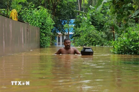Cảnh ngập lụt tại Ernakulam, bang Kerala, Ấn Độ, ngày 9/8. (Nguồn: AFP/TTXVN) 