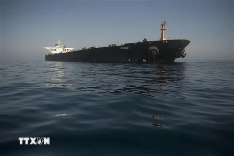 Tàu chở dầu Grace 1 của Iran ở ngoài khơi bờ biển Gibraltar ngày 15/8/2019. (Nguồn: AFP/TTXVN) 
