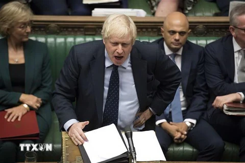 Thủ tướng Boris Johnson (giữa) tại phiên họp của Hạ viện ở London ngày 3/9/2019. (Nguồn: THX/TTXVN) 
