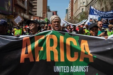 Người biểu tình ở Johannesburg tuần hành chống lại sự gia tăng của các cuộc tấn công bài ngoại ở Nam Phi. (Nguồn: AFP) 
