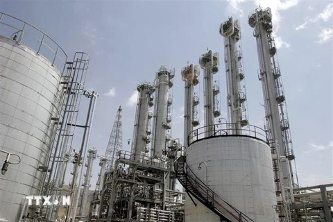 Toàn cảnh nhà máy hạt nhân nước nặng Arak của Iran nằm cách thủ đô Tehran khoảng 320km về phía Nam ngày 26/8/2006. (Nguồn: AFP/TTXVN) 