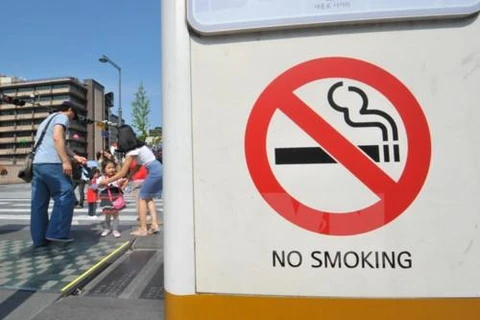 Một biển báo cấm hút thuốc lá. (Nguồn: AFP/TTXVN) 