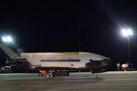 [Video] Tàu con thoi X-37B trở về trái đất sau 780 ngày