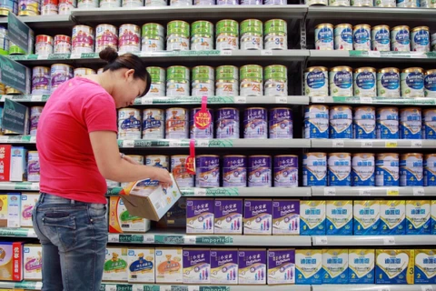 Trung Quốc là khách hàng lớn của mặt hàng sữa bột công thức cho trẻ em. (Nguồn: AFP) 