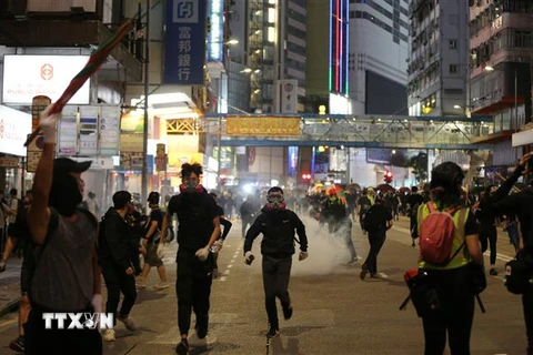 Người biểu tình tập trung tại khu vực Vịnh Causeway ở Hong Kong, Trung Quốc ngày 2/11/2019. (Nguồn: THX/TTXVN) 