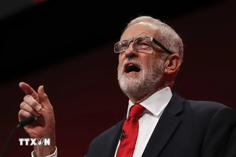 Lãnh đạo Công đảng đối lập tại Anh Jeremy Corbyn phát biểu tại một hội nghị ở Brighton ngày 24/9/2019. (Nguồn: THX/TTXVN) 
