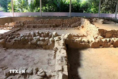 Hố khai quật tại khu di tích Óc Eo-Ba Thê, huyện Thoại Sơn, tỉnh An Giang. (Ảnh: Công Mạo/TTXVN) 