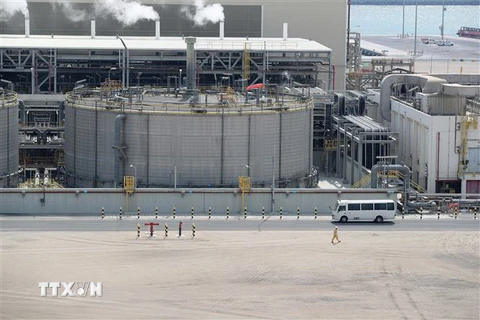Toàn cảnh thành phố công nghiệp Ras Laffan, nơi đặt các cơ sở sản xuất khí đốt tự nhiên hóa lỏng (LNG) của Qatar, cách thủ đô Doha khoảng 80km về phía Bắc tháng 2/2017. (Nguồn: AFP/TTXVN) 