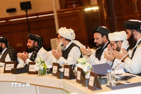 Các thành viên Taliban tại vòng đàm phán ở Doha, Qatar, ngày 8/7/2019. (Nguồn: AFP/TTXVN) 
