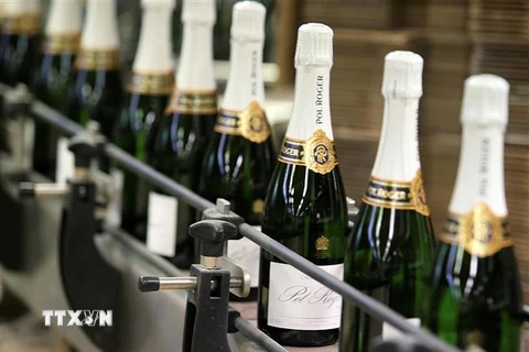 Sản phẩm rượu Champagne tại một nhà máy ở Epernay, miền đông Pháp. (Nguồn: AFP/TTXVN) 