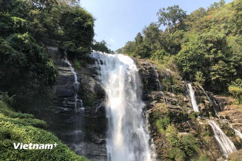 Quang cảnh thác nước Wachirathan tại Công viên Quốc gia Doi Inthanon. (Ảnh: Ngọc Quang/Vietnam+) 