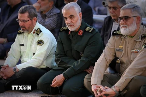 Người đứng đầu đơn vị Quds thuộc Lực lượng Vệ binh Cách mạng Hồi giáo Iran (IRGC), Thiếu tướng Qasem Soleimani (giữa) tại một sự kiện ở Tehran ngày 4/6/2019. (Nguồn: AFP/TTXVN) 