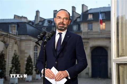Thủ tướng Pháp Edouard Philippe phát biểu trong cuộc họp báo tại Paris. (Nguồn: AFP/TTXVN) 