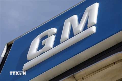 Biểu tượng General Motors tại nhà máy ở Flint, Michigan, Mỹ, 12/6/2019. (Nguồn: AFP/TTXVN) 