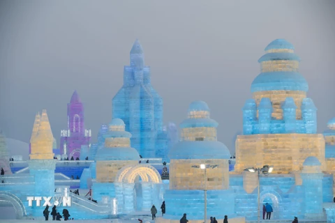 Hình ảnh rực rỡ Lễ hội Băng đăng quốc tế Cáp Nhĩ Tân lớn nhất thế giới