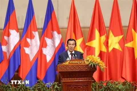 Thủ tướng Vương quốc Campuchia Samdech Techo Hun Sen phát biểu tại Chương trình. (Ảnh: Nguyễn Vũ Hùng/TTXVN) 